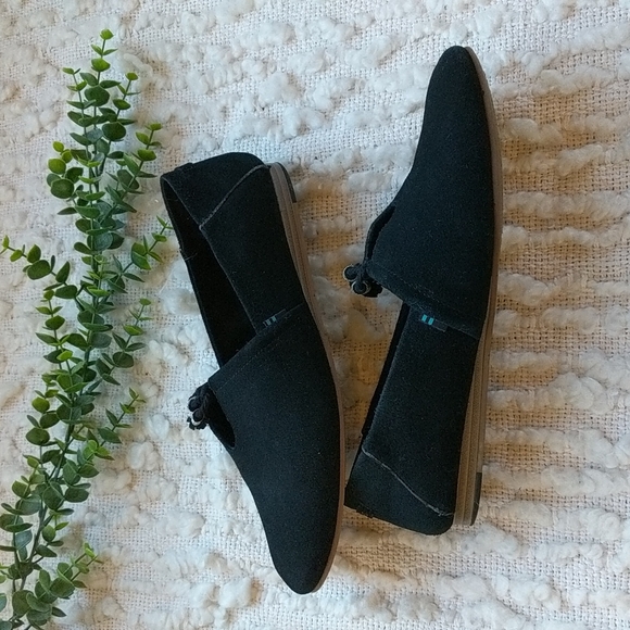 Toms Women's 9.5 Black Suede Kelli Kelly Tassel Mini Wedge Loafer Flats - Picture 3 of 11